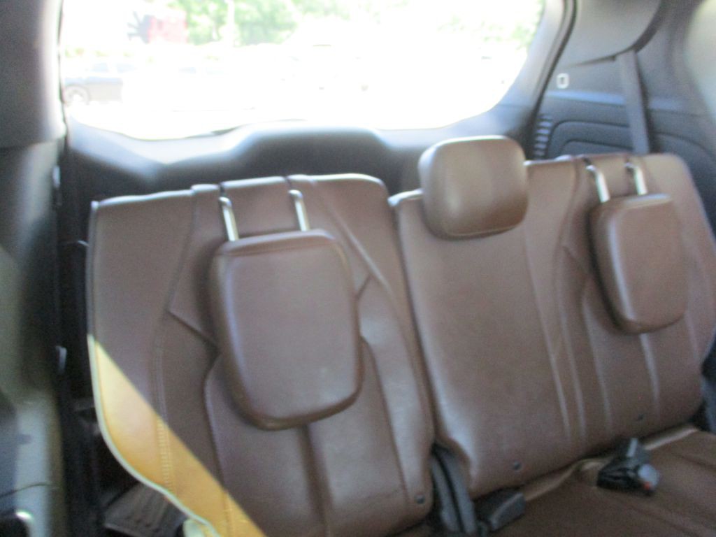 2017 Chrysler Pacifica Image 11