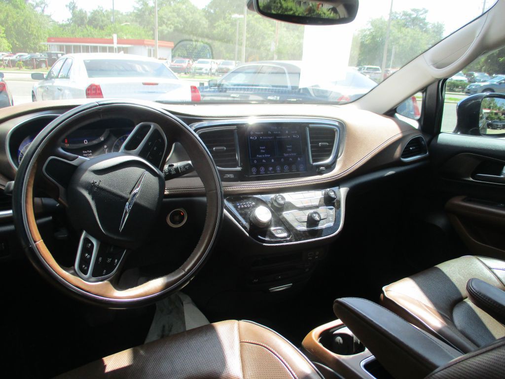 2017 Chrysler Pacifica Image 19