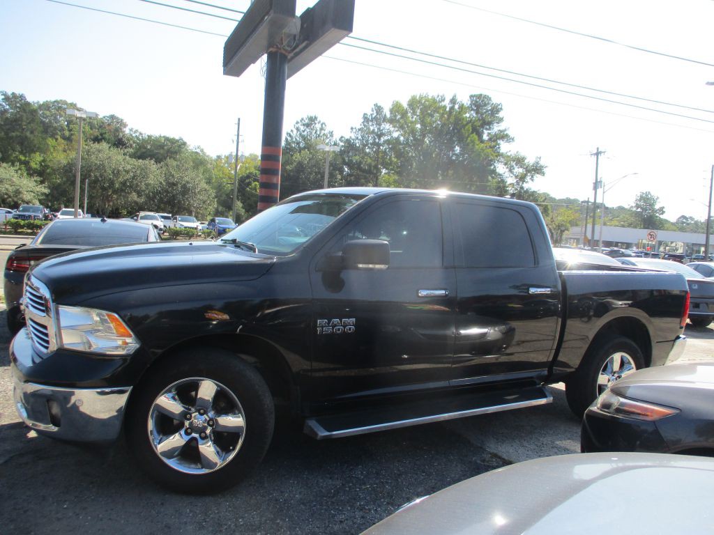 2017 RAM 1500 Image 3