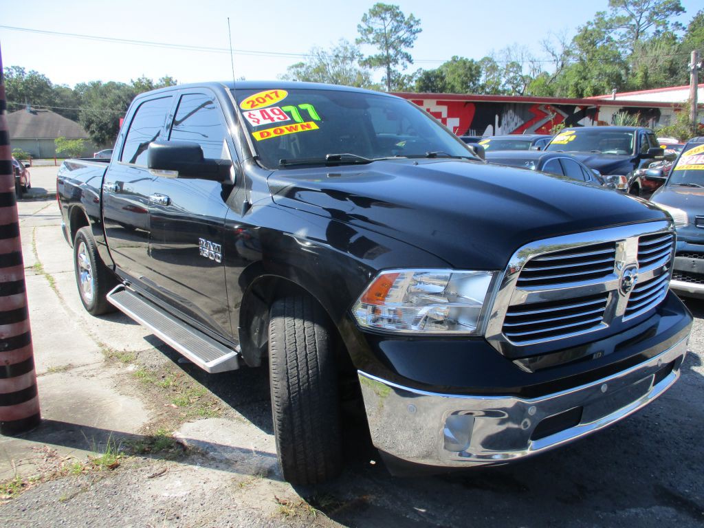 2017 RAM 1500 Image 8