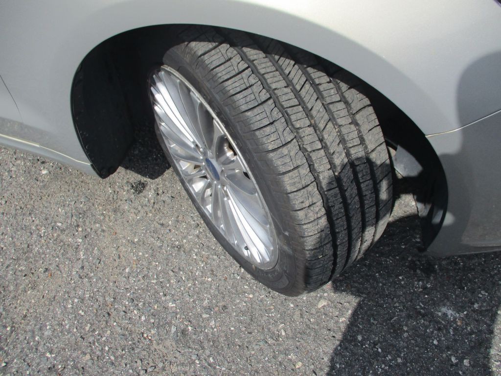 2016 Ford Fusion Image 9