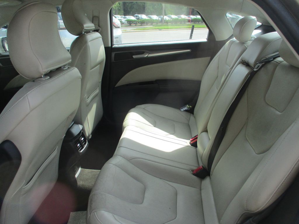 2016 Ford Fusion Image 12