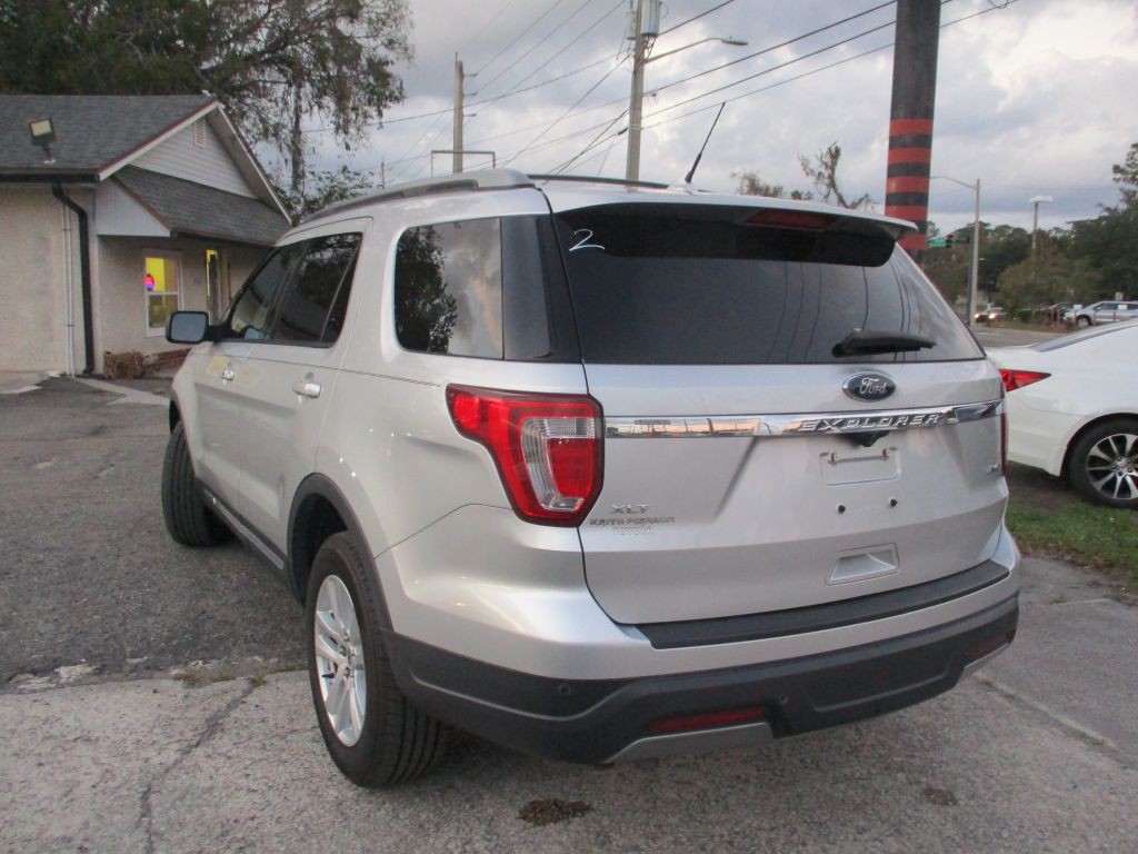 2019 Ford Explorer Image 4