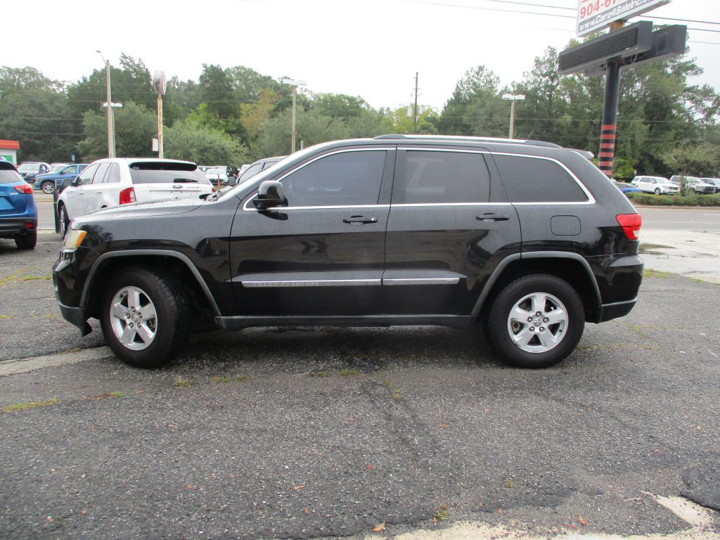2011 Jeep Grand Cherokee Image 3
