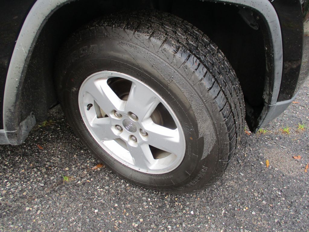 2011 Jeep Grand Cherokee Image 9