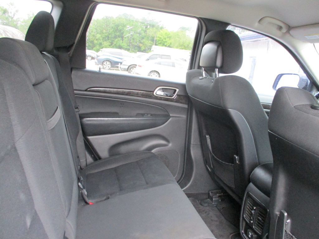 2011 Jeep Grand Cherokee Image 12