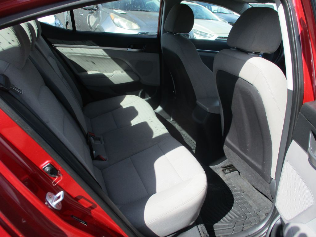 2019 Hyundai Elantra Image 11