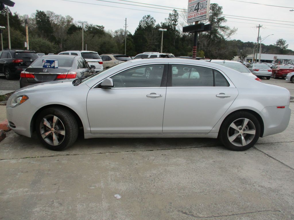 2011 Chevrolet Malibu Image 3