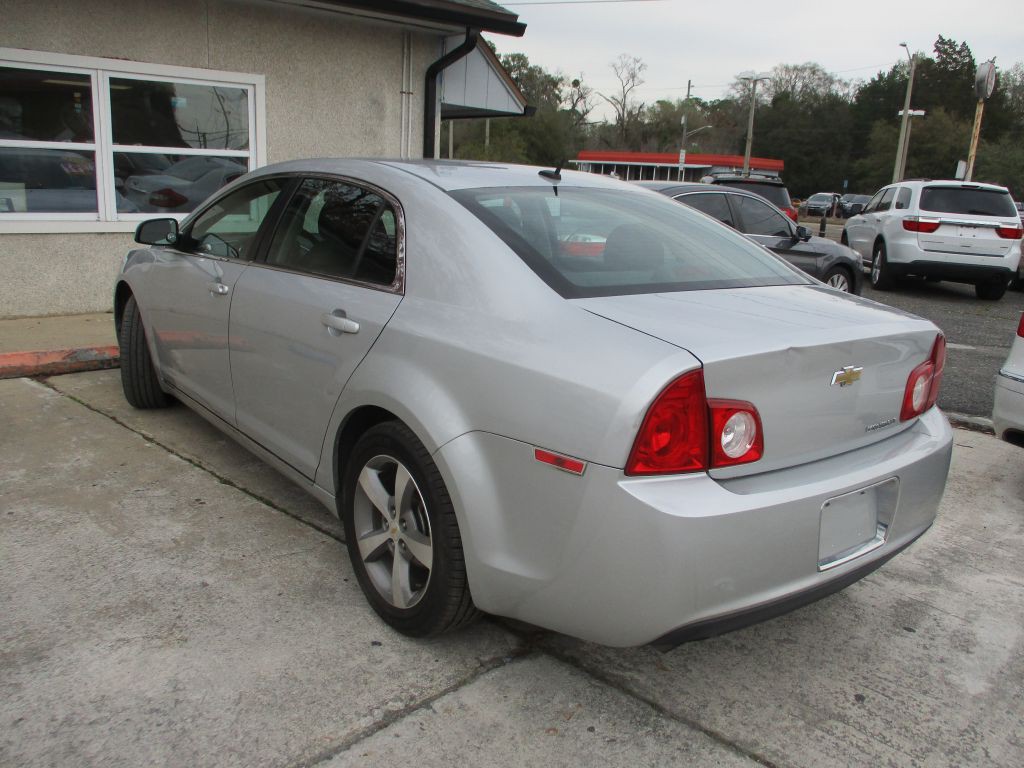 2011 Chevrolet Malibu Image 4