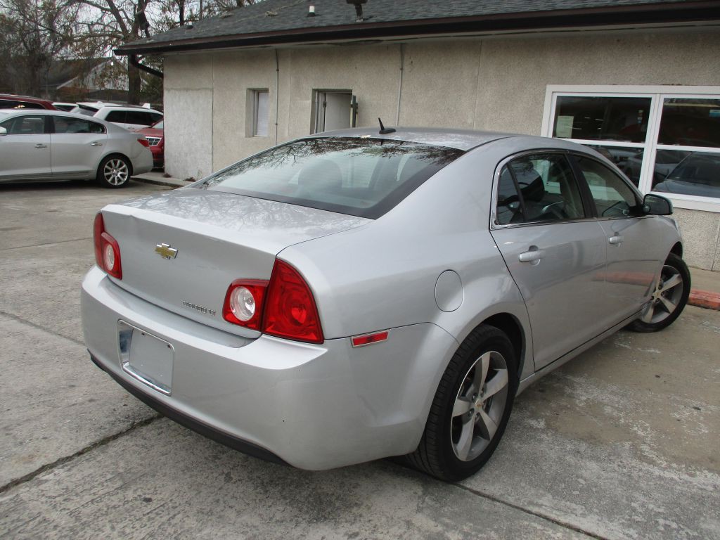 2011 Chevrolet Malibu Image 6
