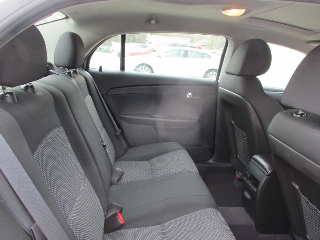 2011 Chevrolet Malibu Image 12