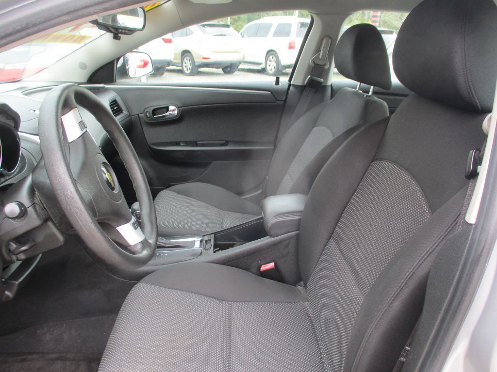 2011 Chevrolet Malibu Image 15