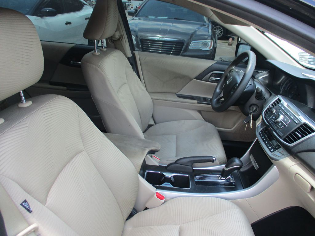 2015 Honda Accord Image 9