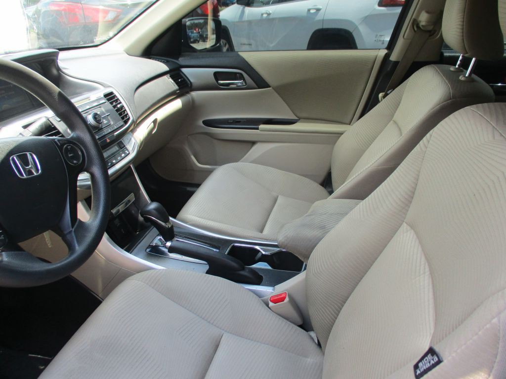2015 Honda Accord Image 14