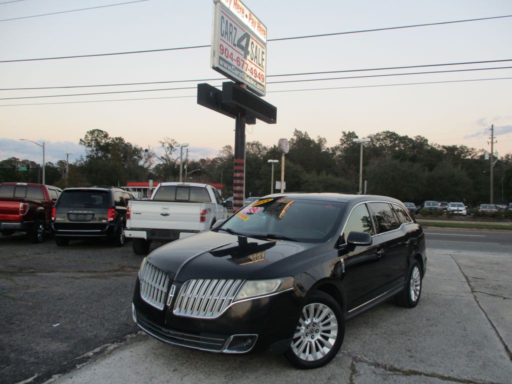 2011 Lincoln MKT Image 1