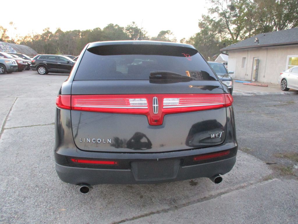 2011 Lincoln MKT Image 5
