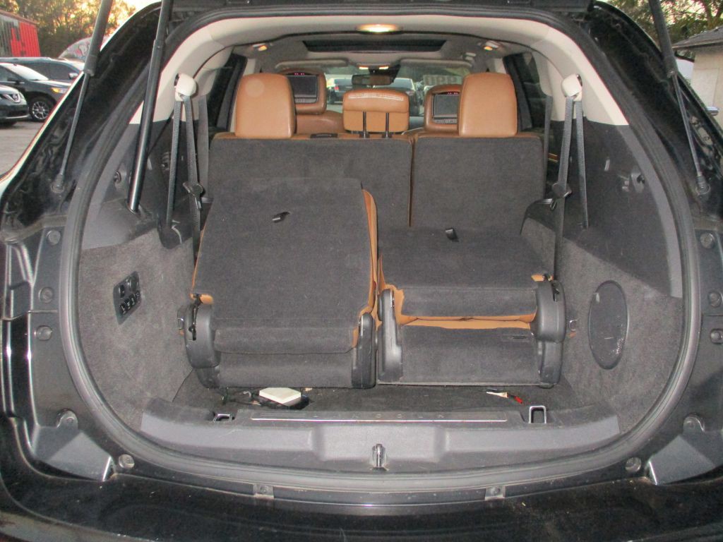 2011 Lincoln MKT Image 13