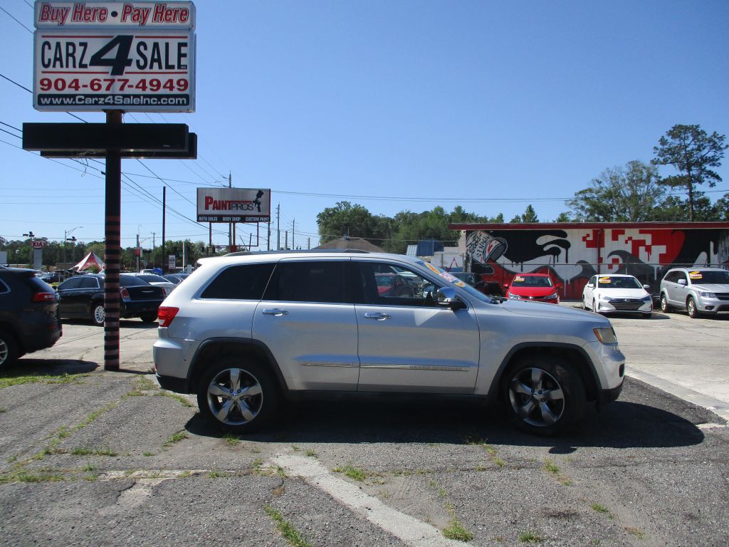 2011 Jeep Grand Cherokee Image 2
