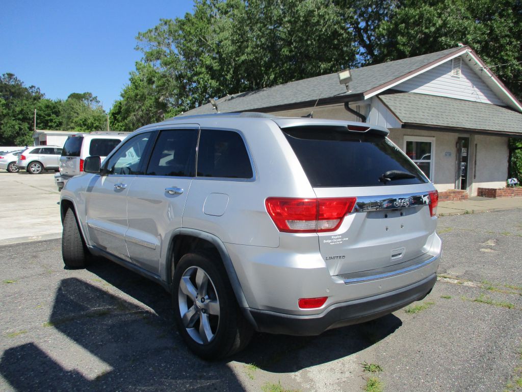 2011 Jeep Grand Cherokee Image 6