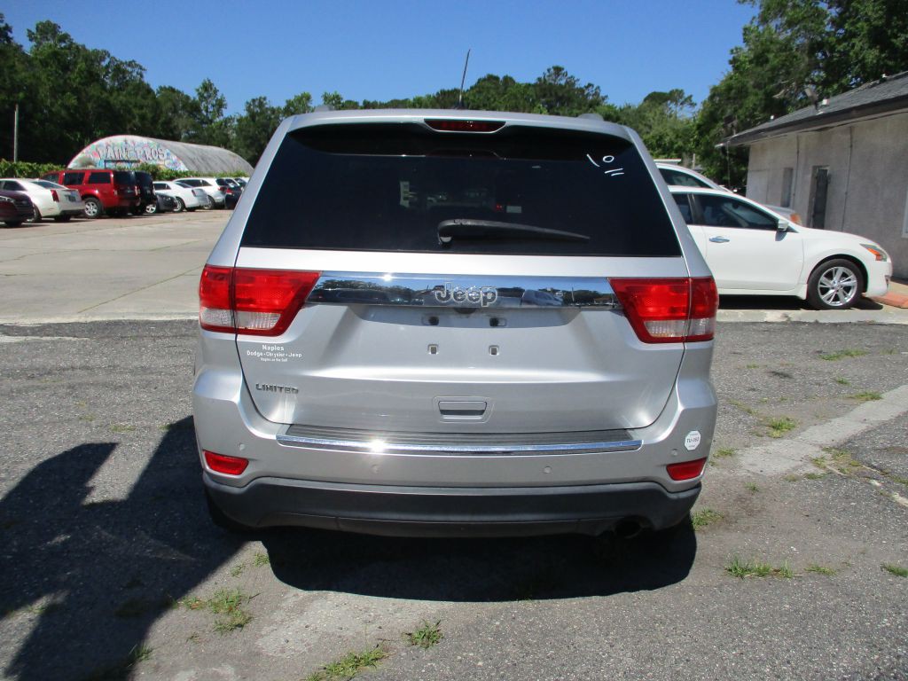 2011 Jeep Grand Cherokee Image 7