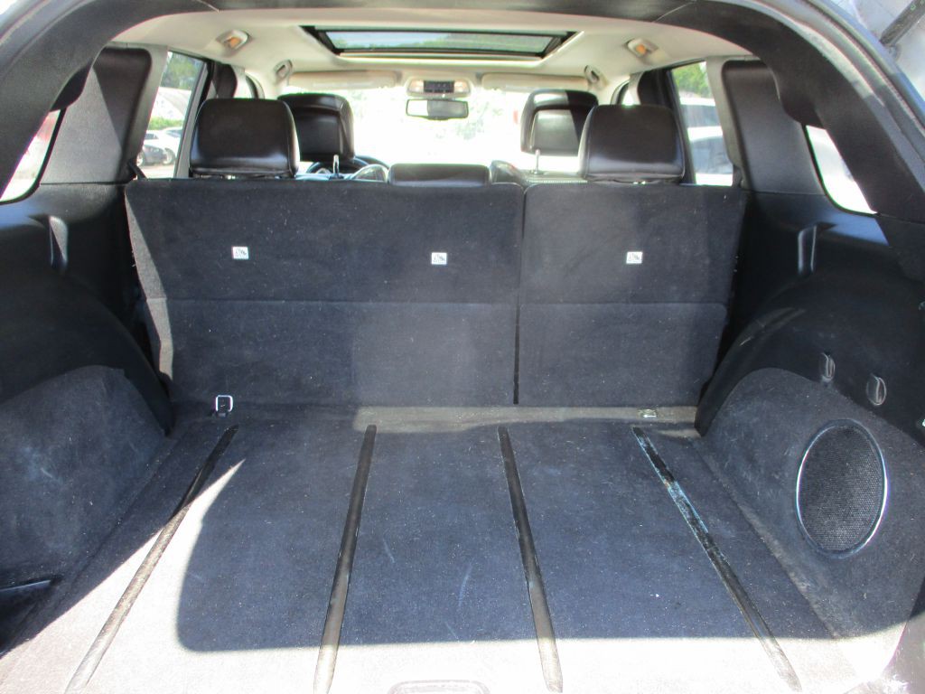 2011 Jeep Grand Cherokee Image 13