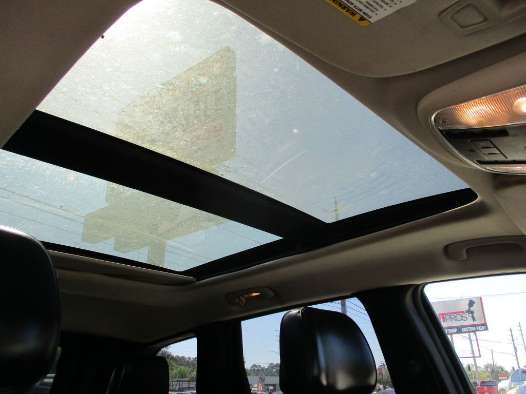 2011 Jeep Grand Cherokee Image 17