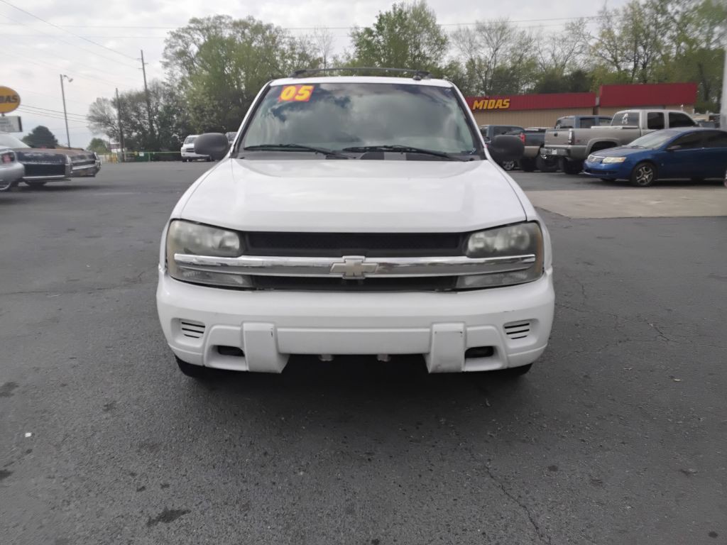 2005 Chevrolet Trailblazer Image 2