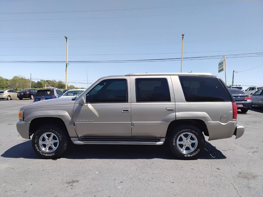 2000 Cadillac Escalade Image 3