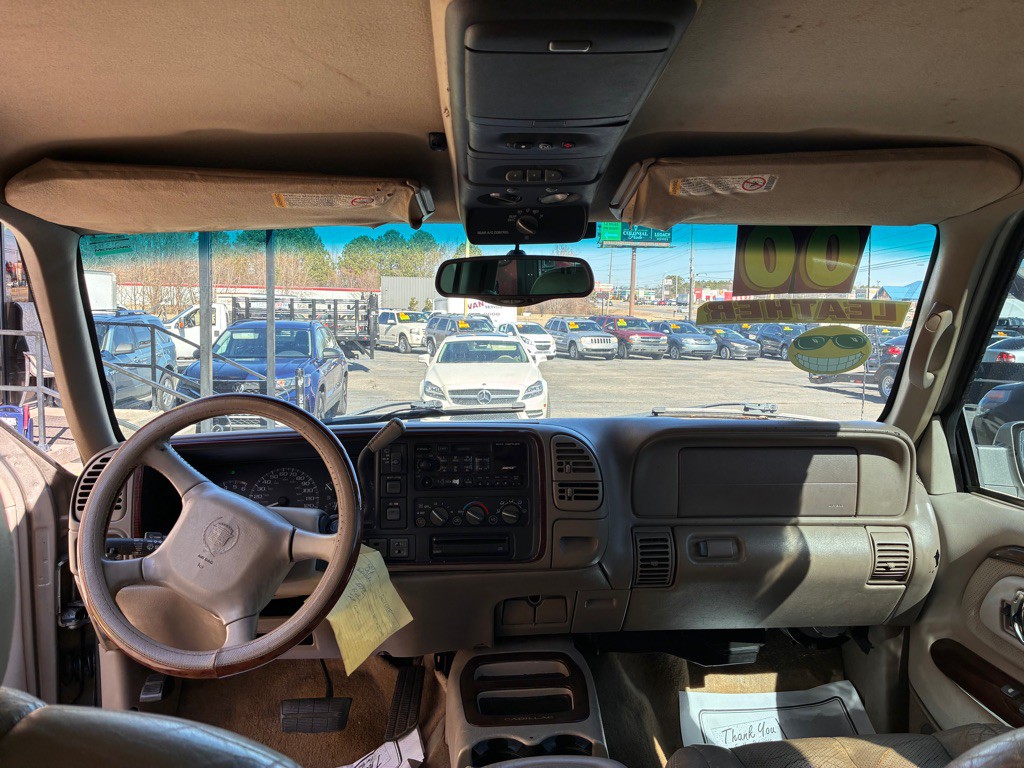 2000 Cadillac Escalade Image 6