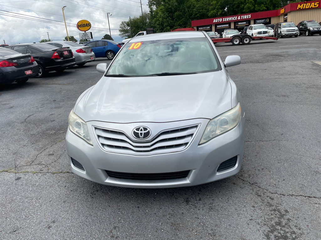 2010 Toyota Camry Image 2