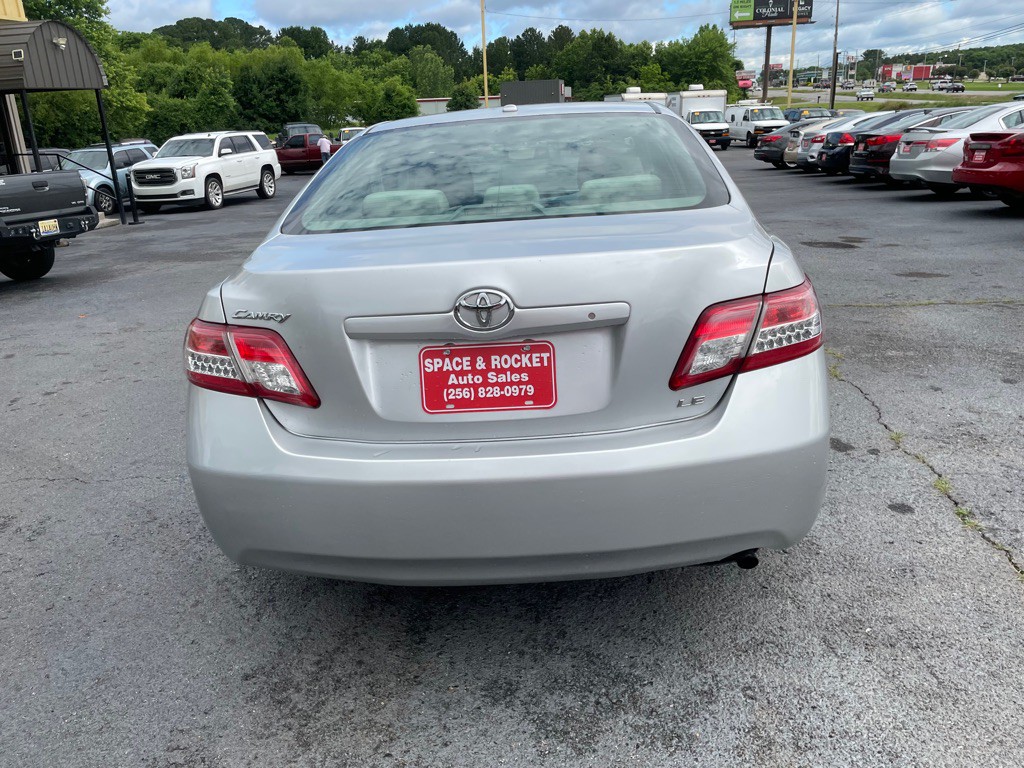2010 Toyota Camry Image 4