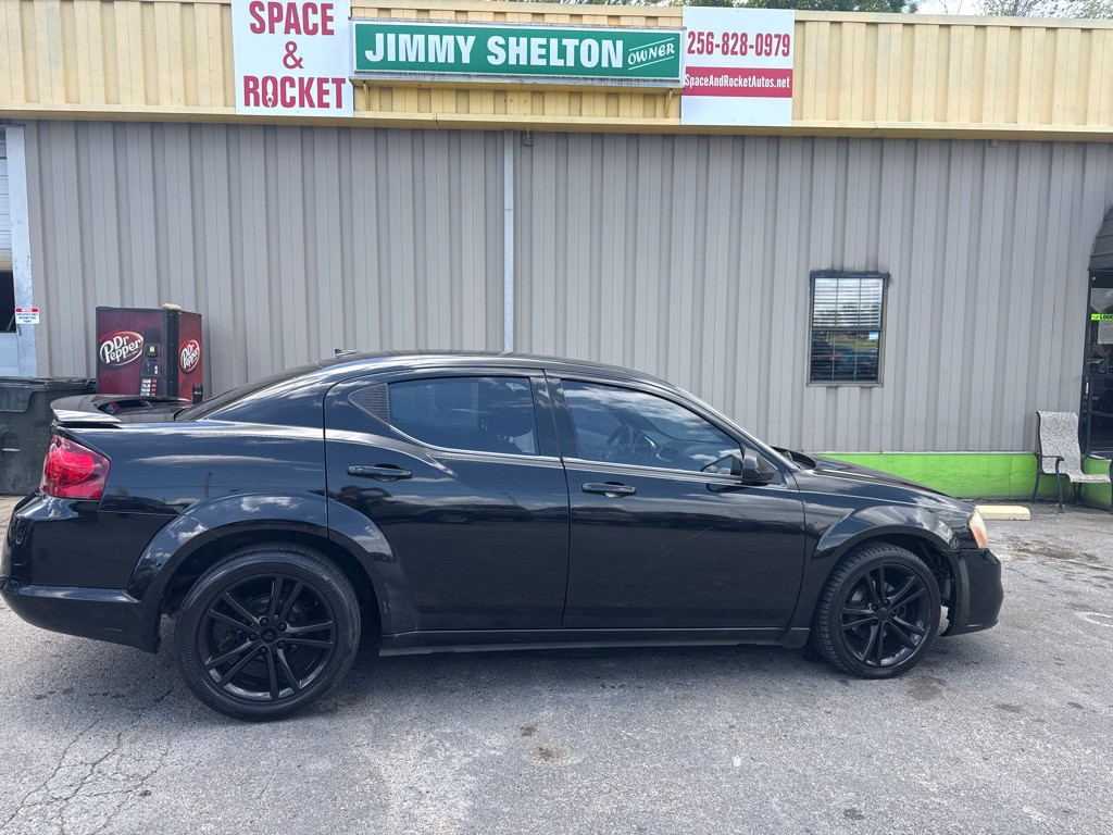 2013 Dodge Avenger Image 1