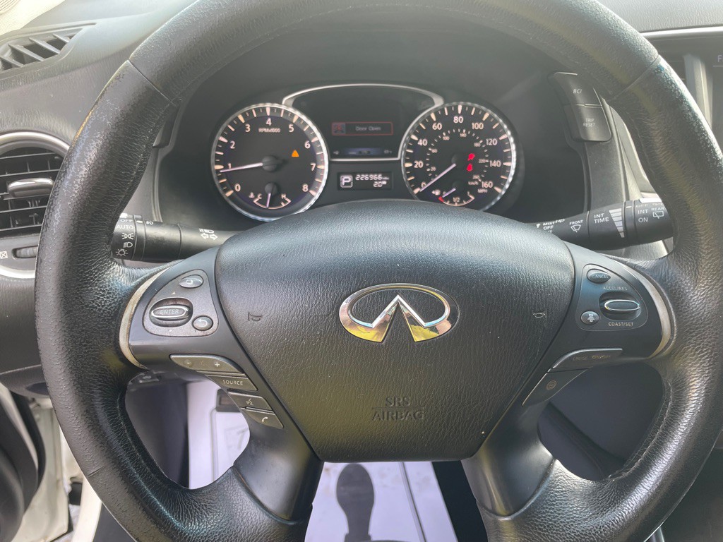 2013 INFINITI JX35 Image 9