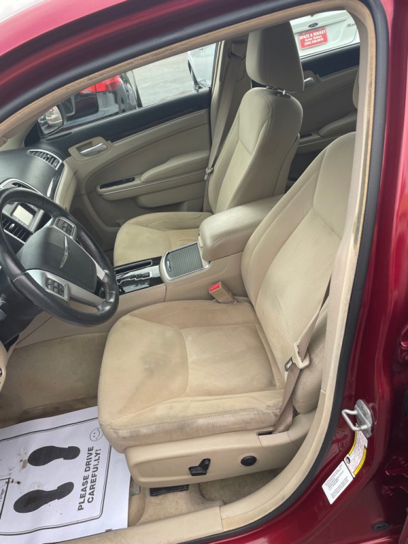 2012 Chrysler 300 Image 16