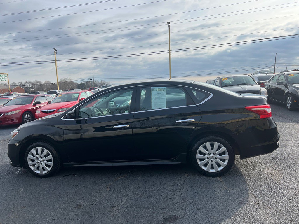 2017 Nissan Sentra Image 1