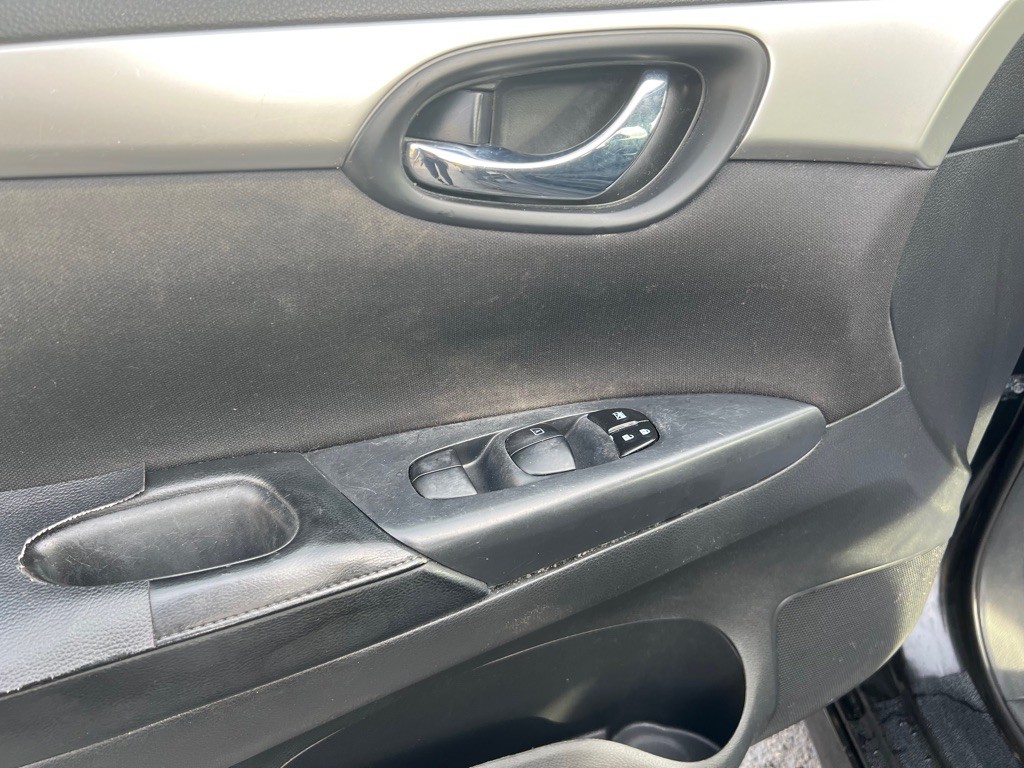 2017 Nissan Sentra Image 9