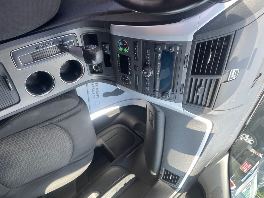 2010 Chevrolet Traverse Image 6