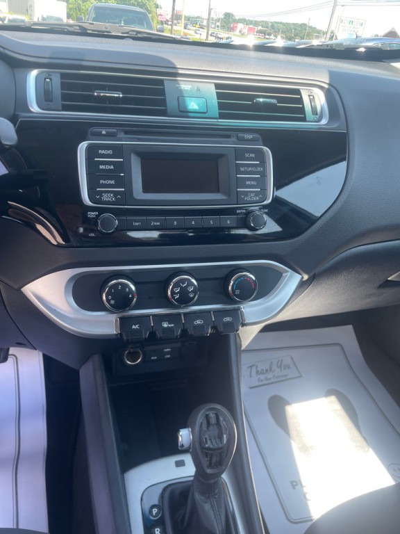 2017 Kia Rio Image 8