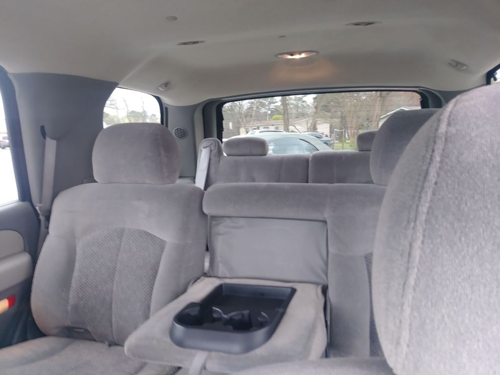 2002 Chevrolet Tahoe Image 11