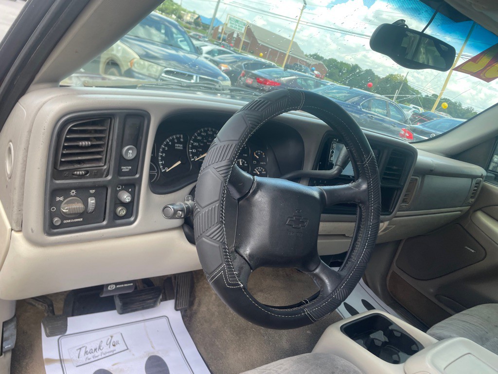 2002 Chevrolet Tahoe Image 17