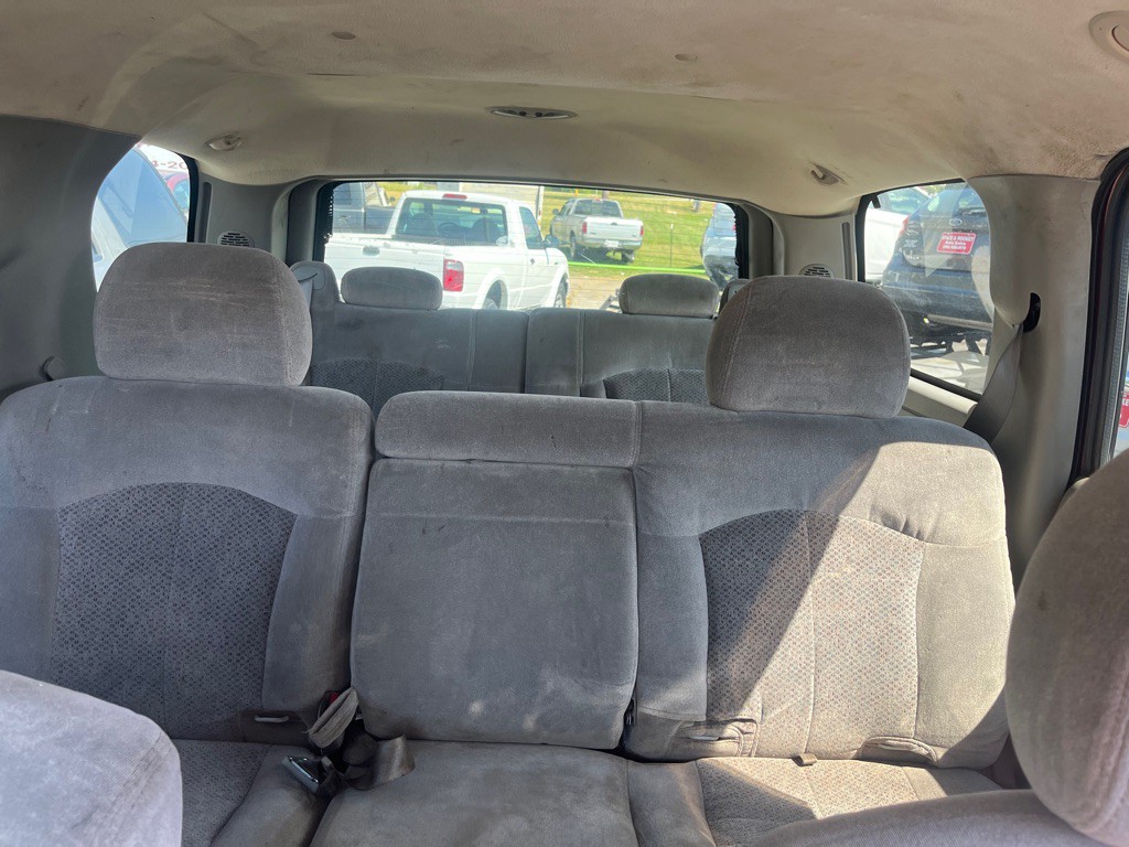 2002 Chevrolet Tahoe Image 27
