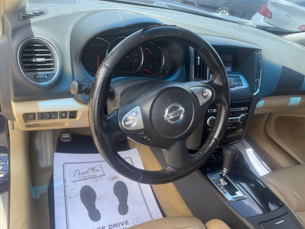 2010 Nissan Maxima Image 8