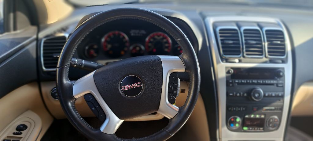 2011 GMC Acadia Image 8