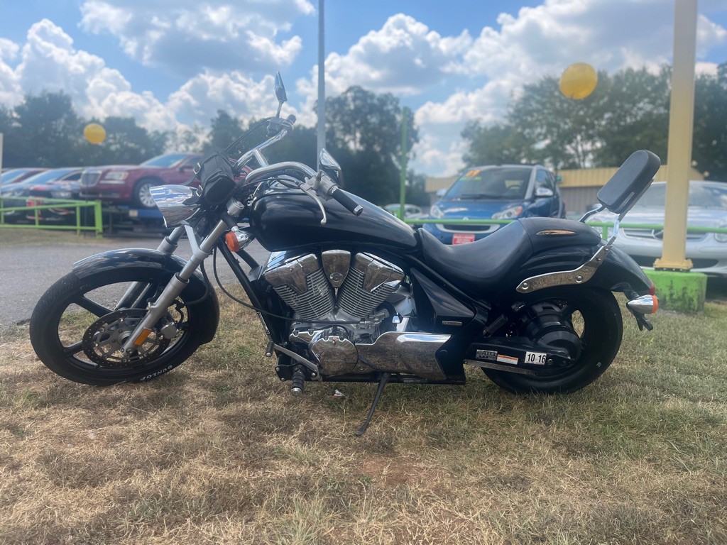 2010 Honda VT13 Image 1