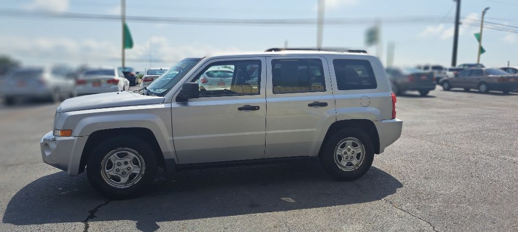 2009 Jeep Patriot Image 1