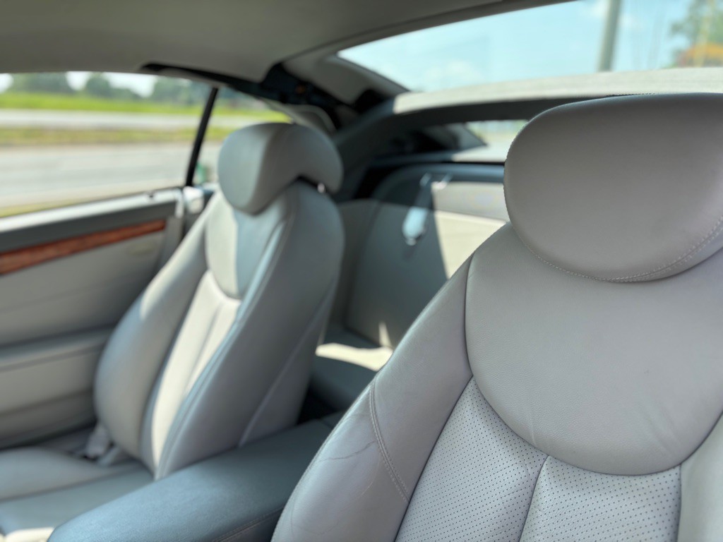2005 Mercedes-Benz SL-Class Image 22