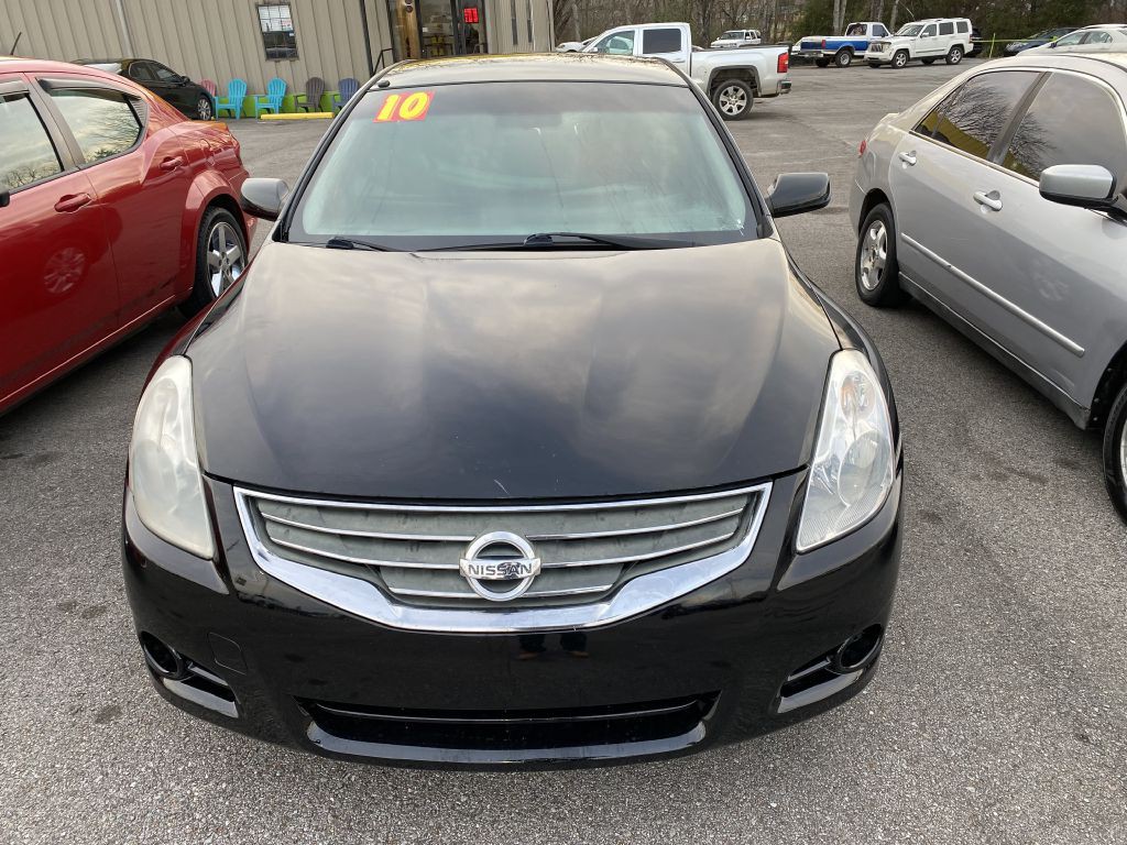 2010 Nissan Altima Image 1