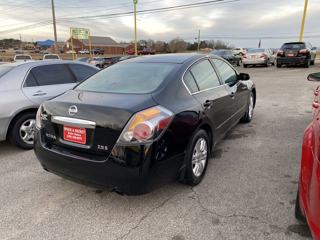 2010 Nissan Altima Image 3