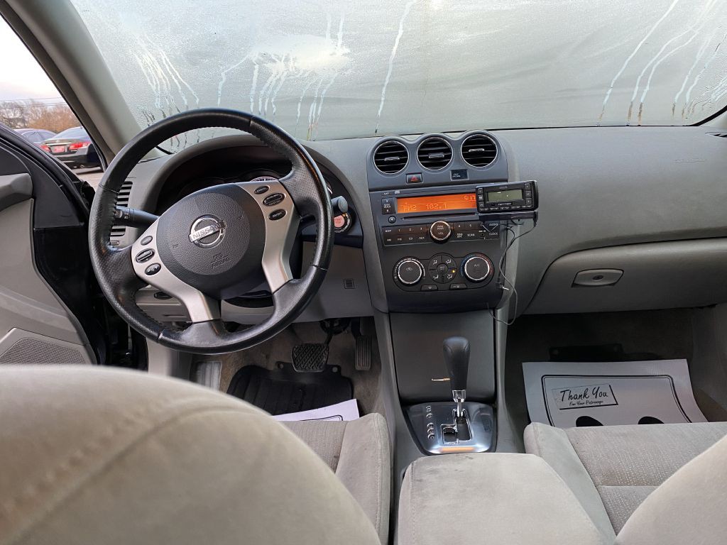 2010 Nissan Altima Image 8