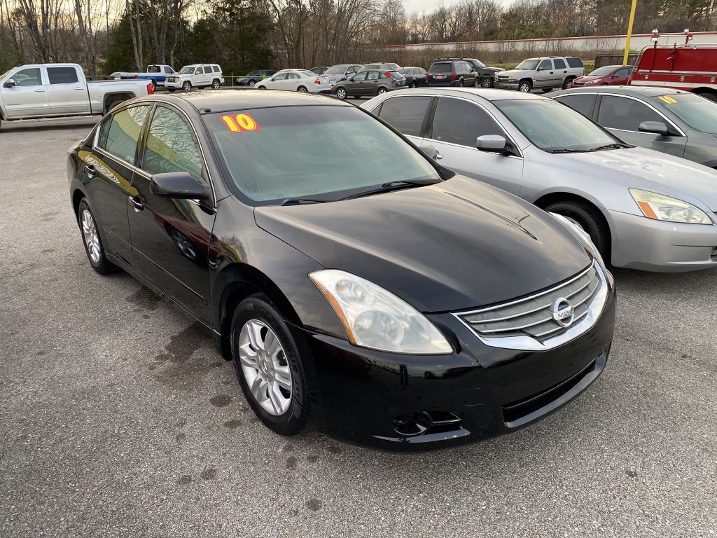 2010 Nissan Altima Image 1